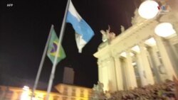 Հազարավոր մարդիկ մասնակցում են ոչ պաշտոնական կառնավալային փողոցային երեկույթներին