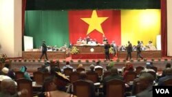 Le Sénat du Cameroun en session de travail à Yaoundé, Cameroun, le 20 décembre 2019. (Moki Edwin Kindzeka / VOA)