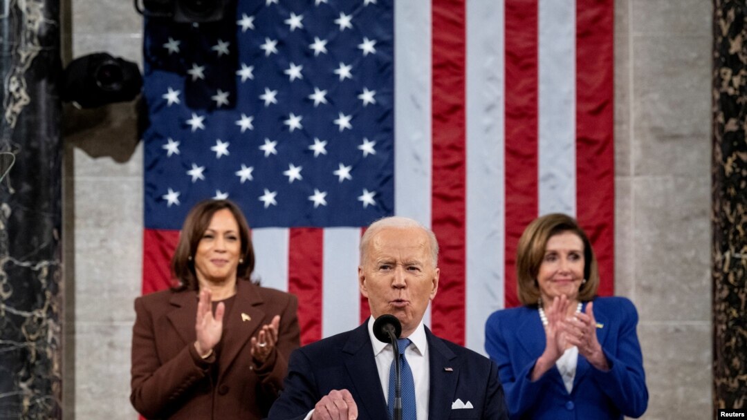 Presiden Joe Biden mengecam invasi Rusia ke Ukraina, dalam pidato kenegaraan hari Selasa malam (1/3). 