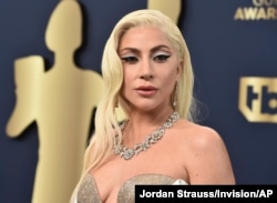 Penyanyi Lady Gaga saat menghadiri ajang SAG Awards 2022 di California (dok: Jordan Strauss/Invision/AP)