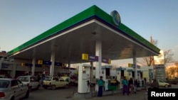 PAKISTAN-PETROL/