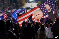 지난 2020년 11월 미국 대선 직후 워싱턴 D.C.에서 도널드 트럼프 당시 대통령 지지자들이 결과에 불복하며 시위하고 있다. (자료사진)