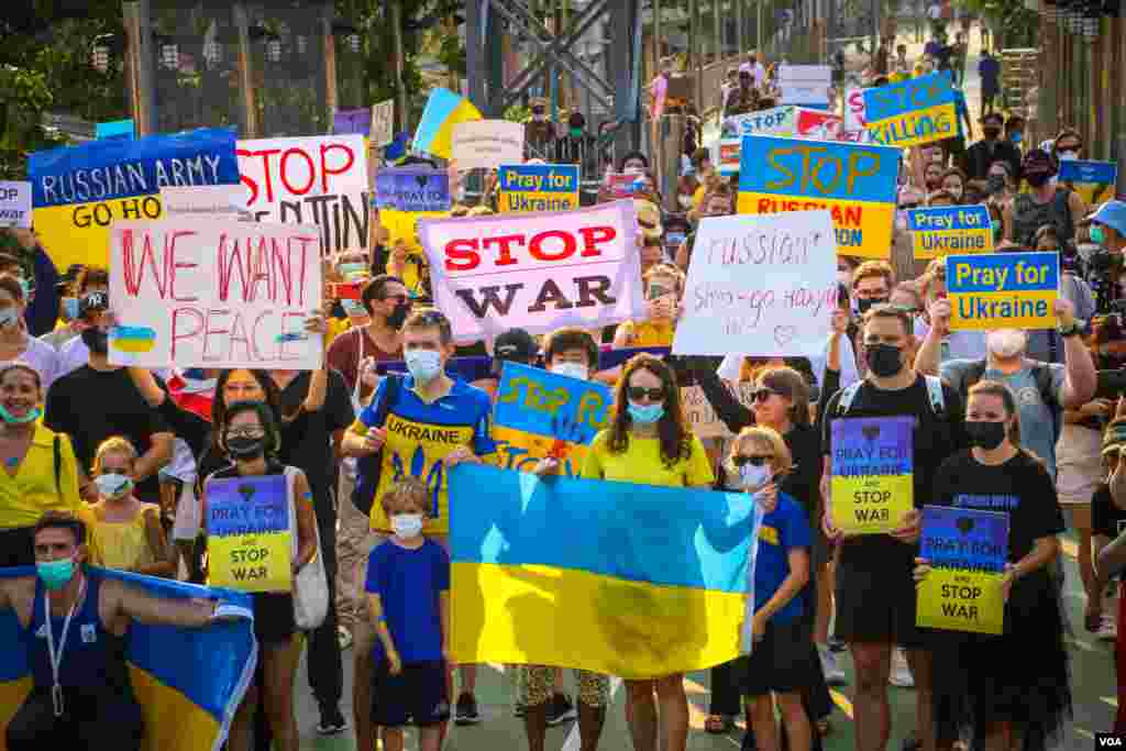 Covering the War for the Entire World VOA&rsquo;s unique position enables it to anticipate, prepare and adapt to rapidly evolving developments in Ukraine and around the globe. VOA&rsquo;s Myroslava Gongadze, has reported from inside Ukraine on Ukrainians&#39; struggle for normalcy. VOA&rsquo;s Henry Ridgwell has kept an eye on how the conflict has forced millions out Ukraine and changed Europe&#39;s security landscape.