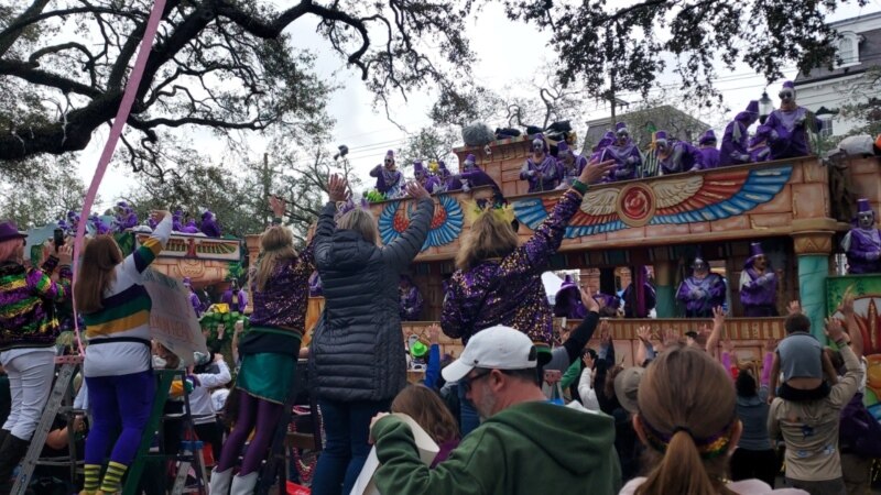 New Orleanians Hail Resumption of Mardi Gras Celebrations