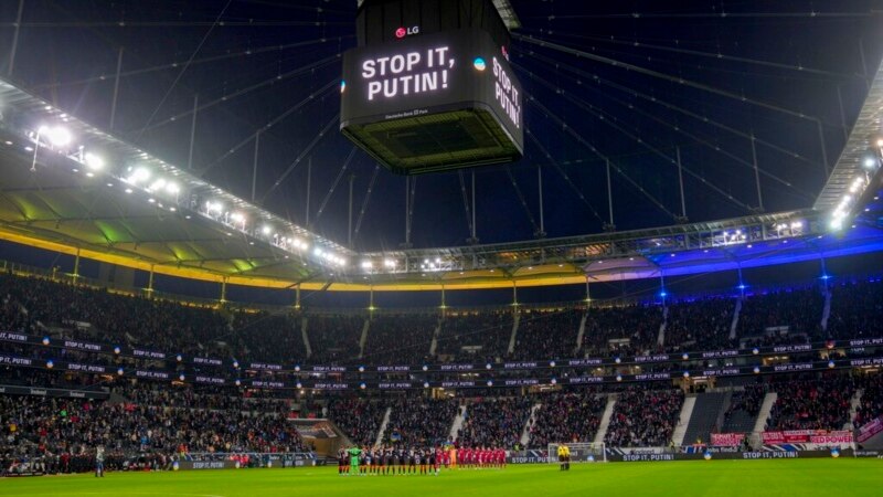 Frankfurt Tells Putin to 'Stop' Amid Drama in Bundesliga