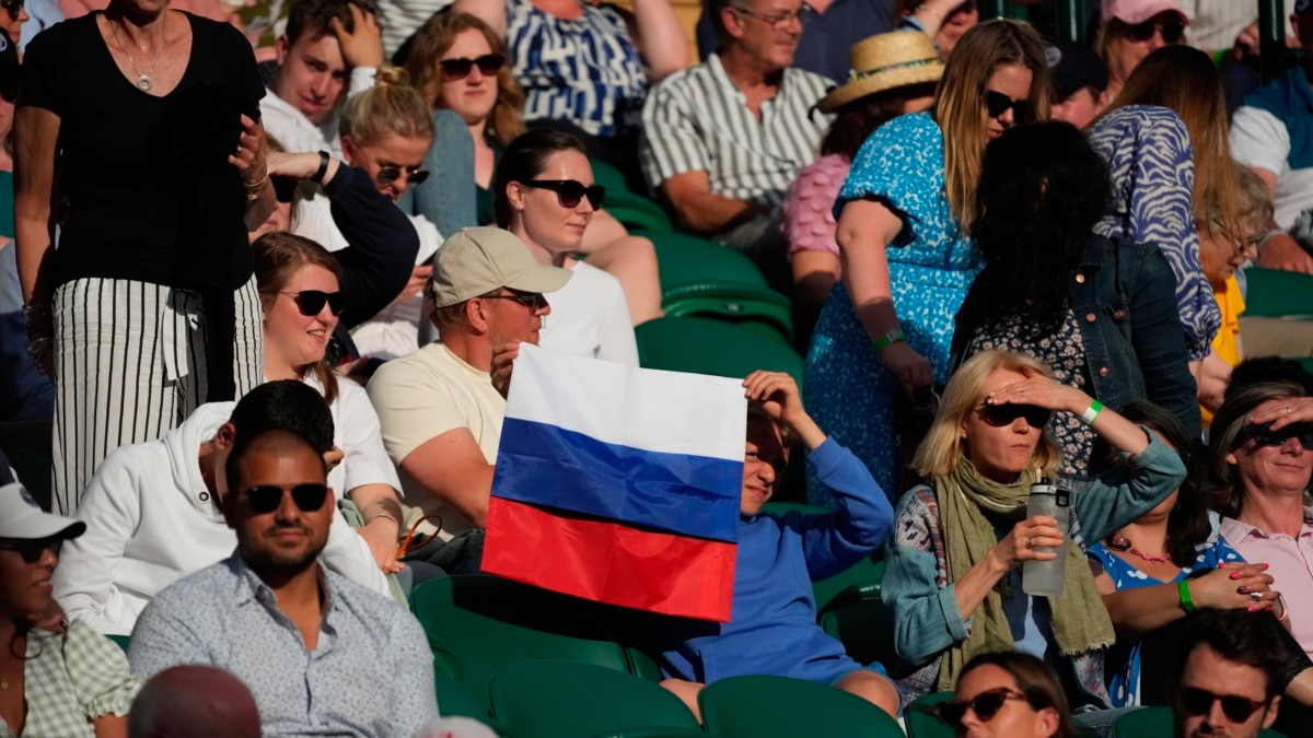 Fight against France cannot be carried out with Russian flags, say