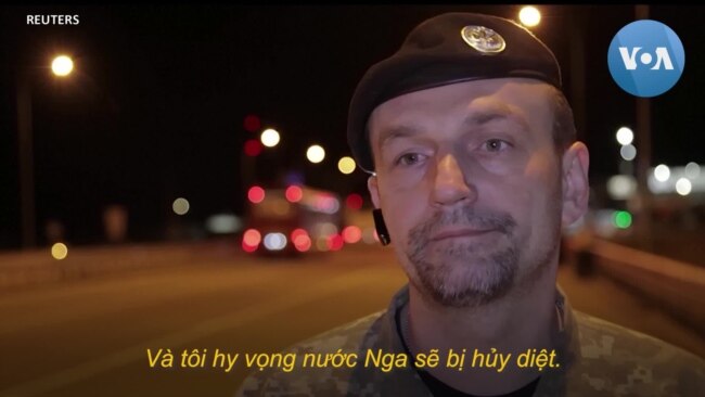 Cựu chiến binh Ukraine trở về nước chiến đấu chống Nga
