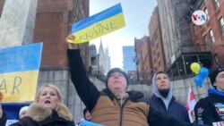 EN FOTOS: Cientos de personas se manifiestan a favor de Ucrania frente a la ONU 