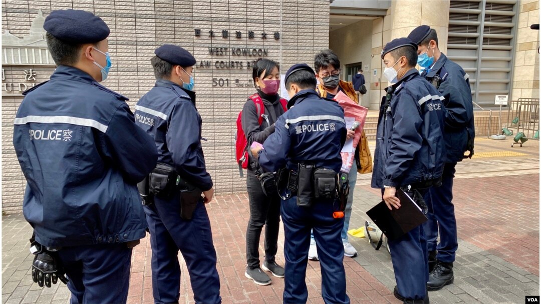 香港民主派47人被控颠覆罪一年未定审期政党批未审先囚剥夺探