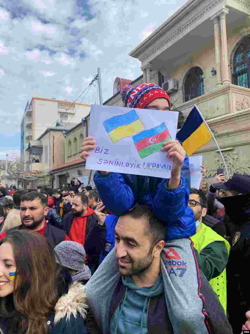 Azərbaycanda Ukraynaya dəstək mitinqi ke&#231;irilib