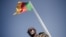 Le drapeau du Cameroun à Buea, le 26 avril 2018.