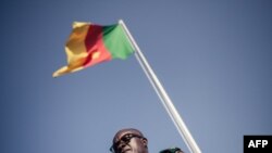 Le drapeau du Cameroun à Buea, le 26 avril 2018. (AFP)