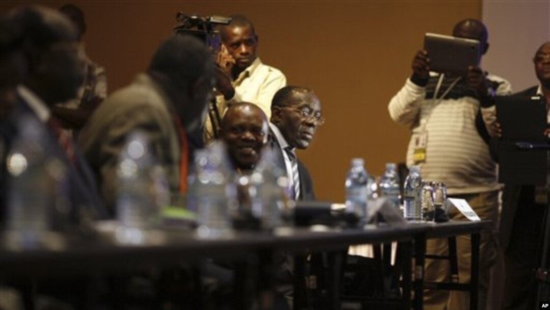Congolese Foreign Minister Raymond Tshibanda at peace talks with M23 rebels, Kampala, Uganda, Dec. 9, 2012.