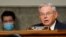 Le sénateur Bob Menendez prend la parole lors d'une audience du comité des relations étrangères du Sénat sur la politique américaine au Moyen-Orient, au Capitole à Washington, DC, le 24 septembre 2020.