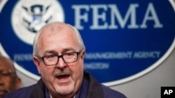 Craig Fugate, Ketua Badan Manajemen Darurat Federal AS (FEMA) berbicara di Washington DC (foto: dok). FEMA meluncurkan aplikasi baru untuk sikon darurat.