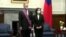 蓬佩奧訪台獲總統勳章 蔡英文讚其為台美關係帶來突破 