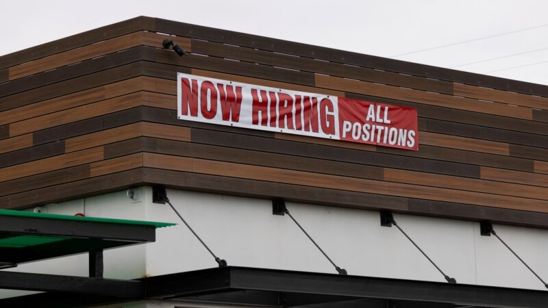 Fewer Americans Apply for Jobless Benefits Last Week