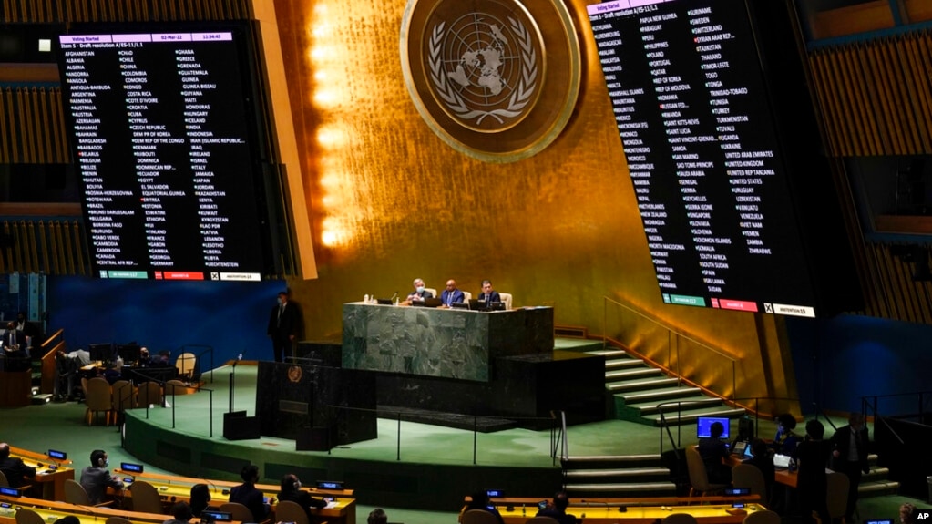 United Nations members vote on a resolution concerning the Ukraine during an emergency meeting of the General Assembly at United Nations headquarters, March 2, 2022. 