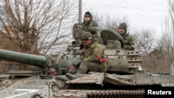 روسی اور یوکرین افواج کے درمیان یوکرین کے مختلف علاقوں میں لڑائی جاری ہے جب کہ امریکہ سمیت عالمی برادری جنگ بندی پر زور دے رہے ہیں۔ 