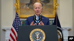 Predsjednik SAD Joe Biden govori o pregovorima sa republikancima oko podizanja granice zaduživanja. (Foto: AP/Evan Vucci)