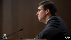 Mark Esper, de 55 años, recibió un fuerte apoyo bipartidista, a pesar de ser interrogado por la senadora demócrata Elizabeth Warren.