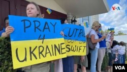 Manifestación frente a la Iglesia Ucraniana de Miami