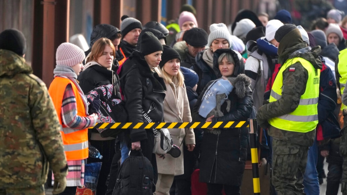 Poland Under Pressure as Over 1 Million Refugees Flee Ukraine