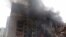 Пожар в жилом доме Чернигова после авианалета ВВС России. 3 марта 2022г. 
