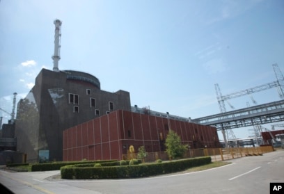 Sebuah unit pembangkit listrik tenaga nuklir Zaporizhzhia di Enerhodar, Ukraina, pada 12 Juni 2008. (Foto: AP)