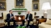 El presidente de EEUU Biden recibe al primer ministro de Irlanda Taoiseach Varadkar en la Casa Blanca en Washington el 17 de marzo de 2023.