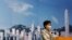 Trưởng đặc khu Hong Kong Carrie Lam tại một cuộc họp báo trước khi luật an ninh được ban hành. Ảnh chụp tại Hong Kong ngày 30/6/2020. REUTERS/Tyrone Siu