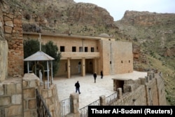 Pemandangan Biara Rabban Hormizd terlihat di Alqosh, Irak, 18 Februari 2021. (Foto: REUTERS/Thaier al-Sudani)