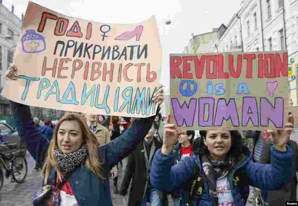 تظاهرات بزرگداشت روز جهانی زن در کی&zwnj;یف،&nbsp;اواکرین.