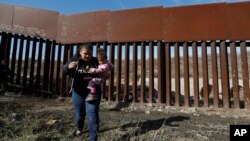El presidente Donald Trump declaró emergencia nacional en la frontera con México, buscando pasar por alto al Congreso y conseguir los fondos para construir el muro.
