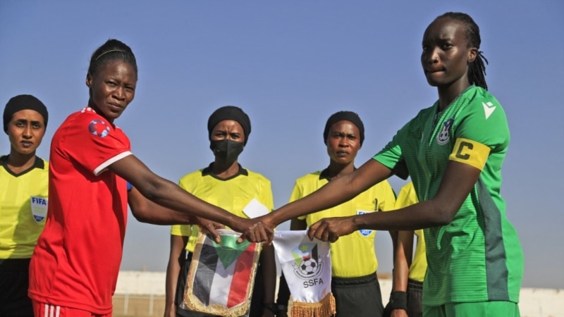 Mondial: une ONG offre un espace sûr aux Soudanaises pour suivre les matchs