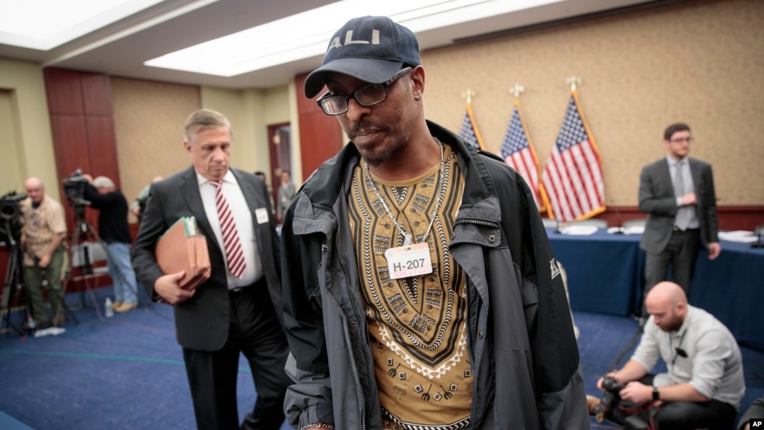 Muhammad Ali Jr., anak petinju legendaris mendiang Muhammad Ali, ketika tiba di gedung Kongres AS di Washington DC untuk memberikan kesaksian pada 9 Maret 2017.