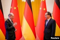 中国总理李克强在北京人大会堂会晤到访的德国总理朔尔茨。（2022年11月4日）