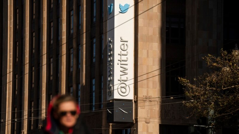 Twitter Temporarily Closes Offices as Layoffs Begin