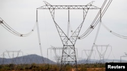 Una vista de las líneas eléctricas en la represa Guri en la Central Hidroeléctrica Simón Bolívar, en el sureño estado de Bolívar, Venezuela, el 26 de febrero de 2010.