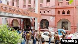 অপ্রীতিকর ঘটনা নিয়ে চট্টগ্রামের একটি আদালতে তালা, সকল স্টাফ প্রত্যাহার। 