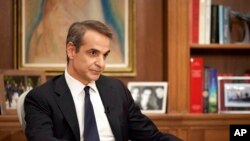 Kryeministri grek Kyriakos Mitsotakis gjatë një interviste më 7 nëntor 2022