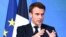 Le président français Emmanuel Macron s'exprimant lors d'une réunion avec les responsables des sites industriels pour réduire l'intensité carbone en France, à l'Elysée à Paris le 8 novembre 2022. 
