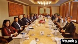 সম্পাদক পরিষদের সদস্যদের সঙ্গে মতবিনিময় সভায় বাংলাদেশে নিযুক্ত যুক্তরাষ্ট্রের রাষ্ট্রদূত পিটার হাস