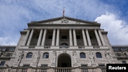 Bank of England rises intrest rate to 1.75% as inflation hits 13%