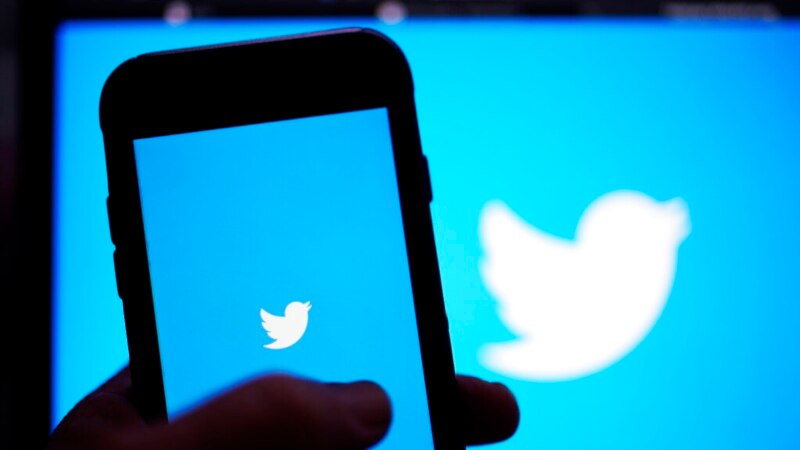 Former Security Chief Claims Twitter Poses Security Risks for Users