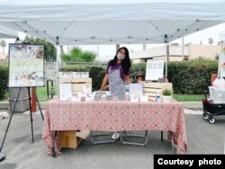 Amanda Chitarra di stan Gulung saat berjualan di acara pop-up di California (dok: Amanda Chitarra)