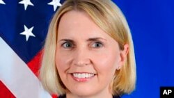 Bridget A. Brink, nominada por el presidente Joe Biden para embajadora de EEUU en Ucrania el 25 de abril de 2022. Foto oficial del Departamento de Estado.