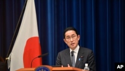 Японский премьер-министр Фумио Кисида на пресс-конференции в Токио. 26 апреля 2022г. 