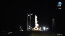 NASA Astronotları SpaceX Kapsülüyle Uzaya Fırlatıldı 