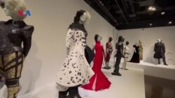 Entertainment Update: Pameran Kostum Film Oscars 2022 di Museum FIDM 